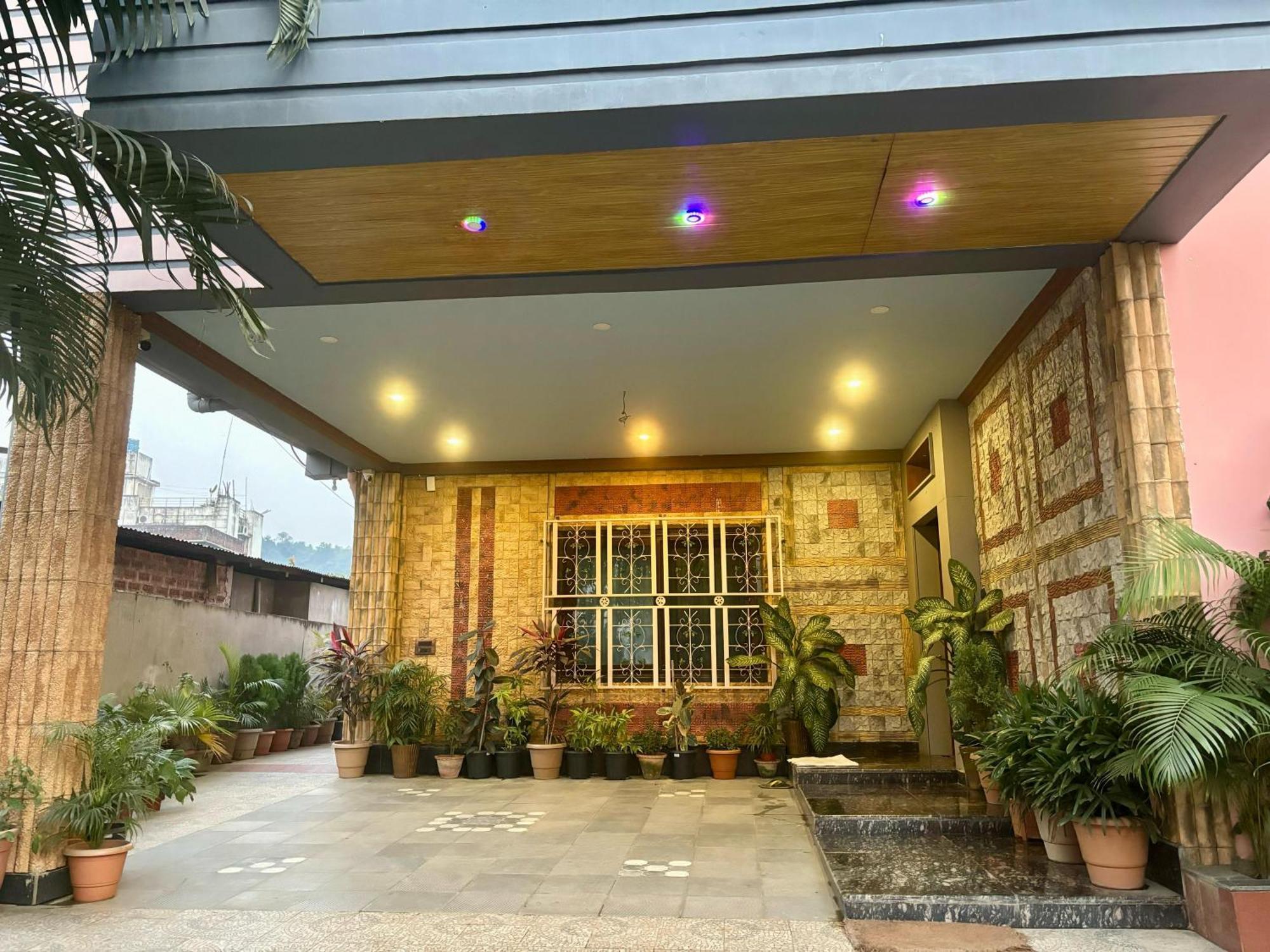 Krishna Shree Guest House Guwahati Bagian luar foto