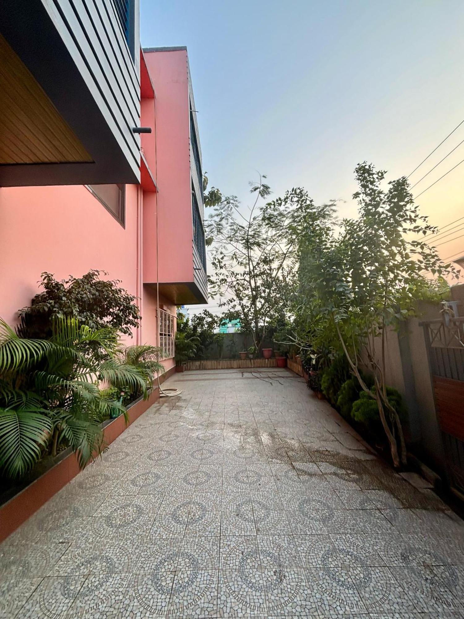 Krishna Shree Guest House Guwahati Bagian luar foto