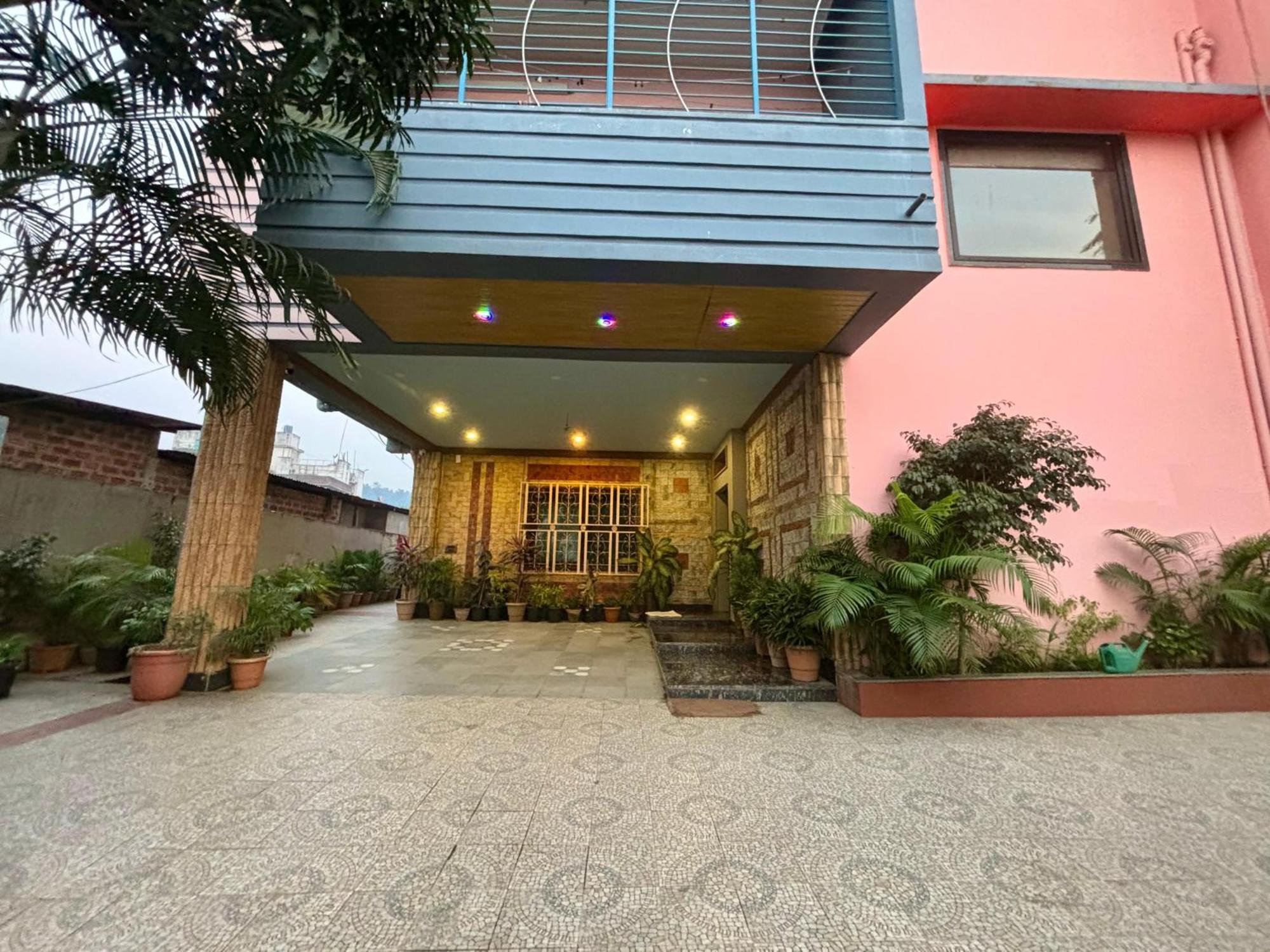 Krishna Shree Guest House Guwahati Bagian luar foto