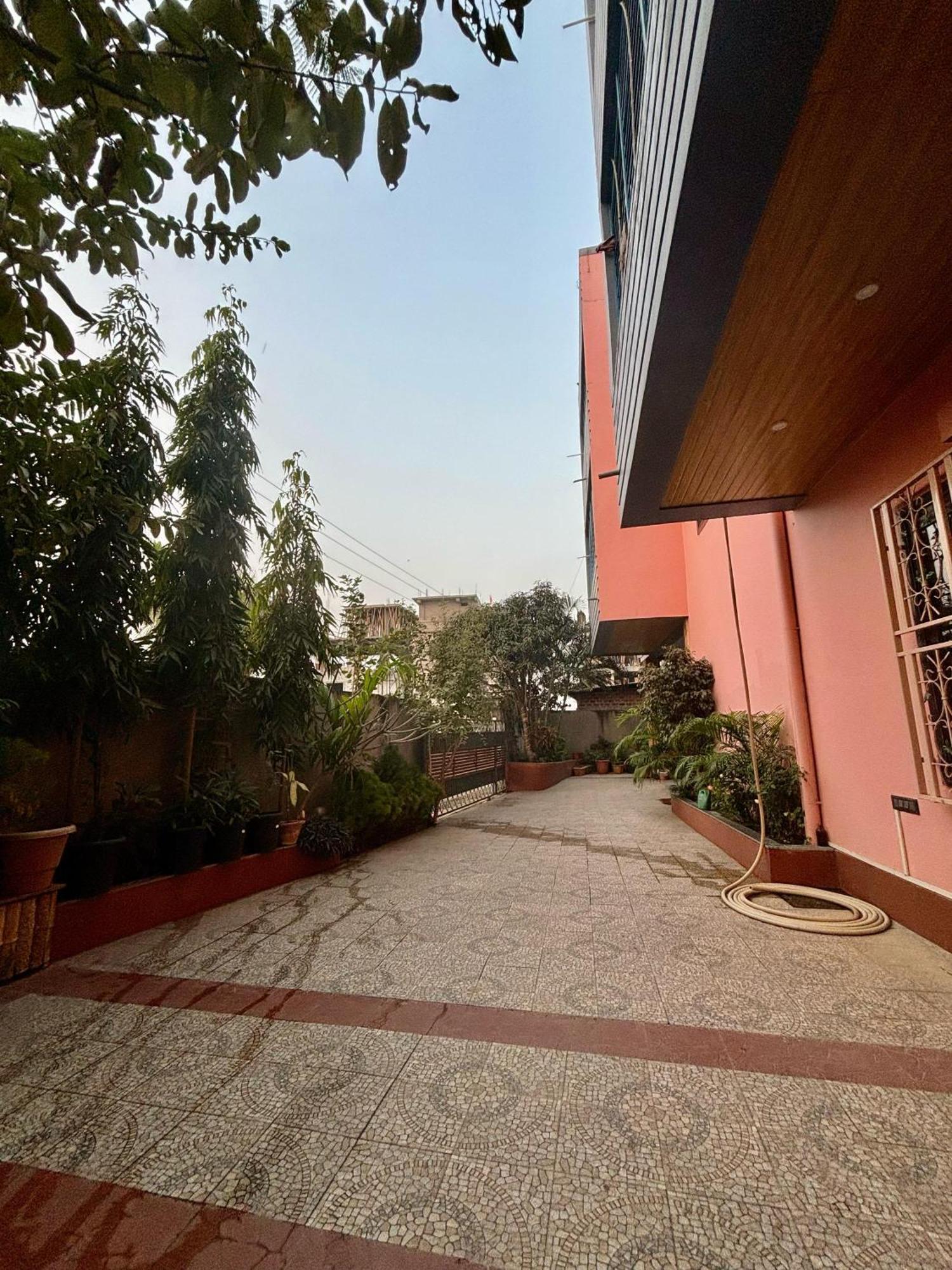 Krishna Shree Guest House Guwahati Bagian luar foto